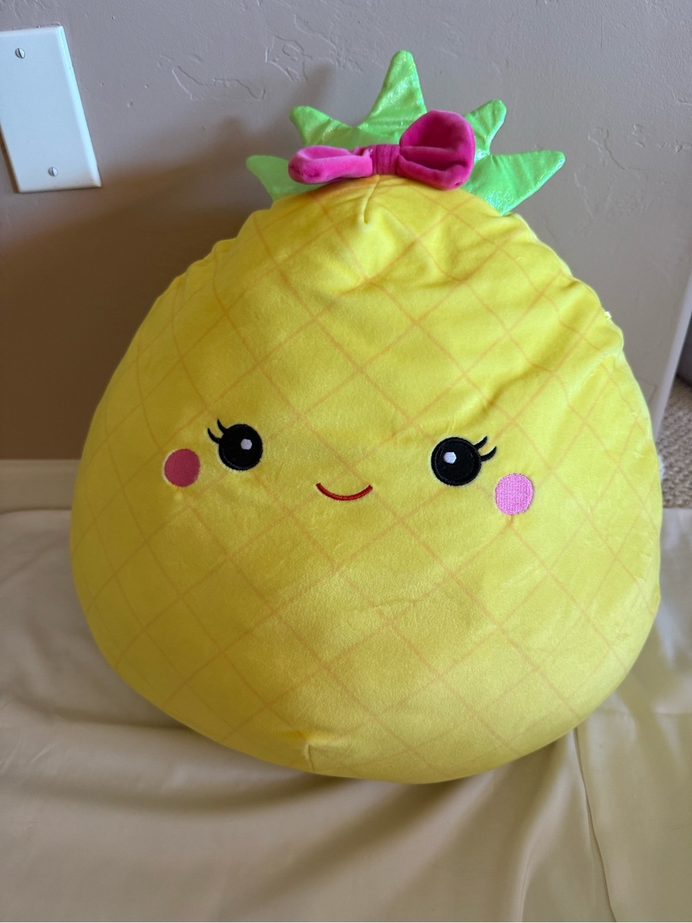 Squishmallow Maui yellow pineapple - 20inch